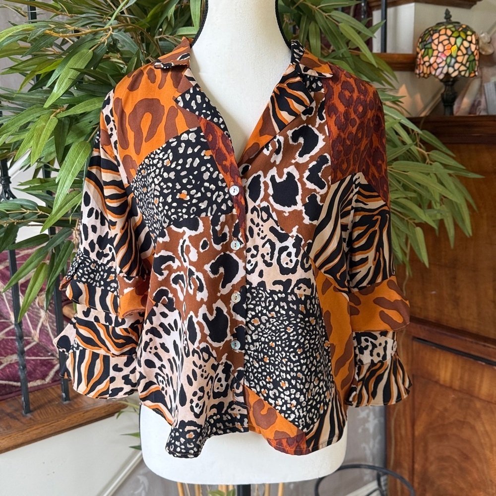 ALICE BLUE medium, V-neck ruffled, layered sleeves blouse, excellent condition - Picture 2 of 10